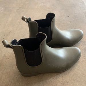 Rain boots